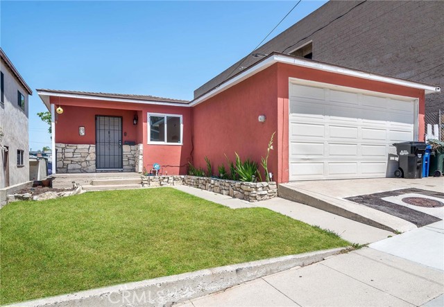 Front and back yards, rare Hermosa beach home owned by one family for over a half of a century!