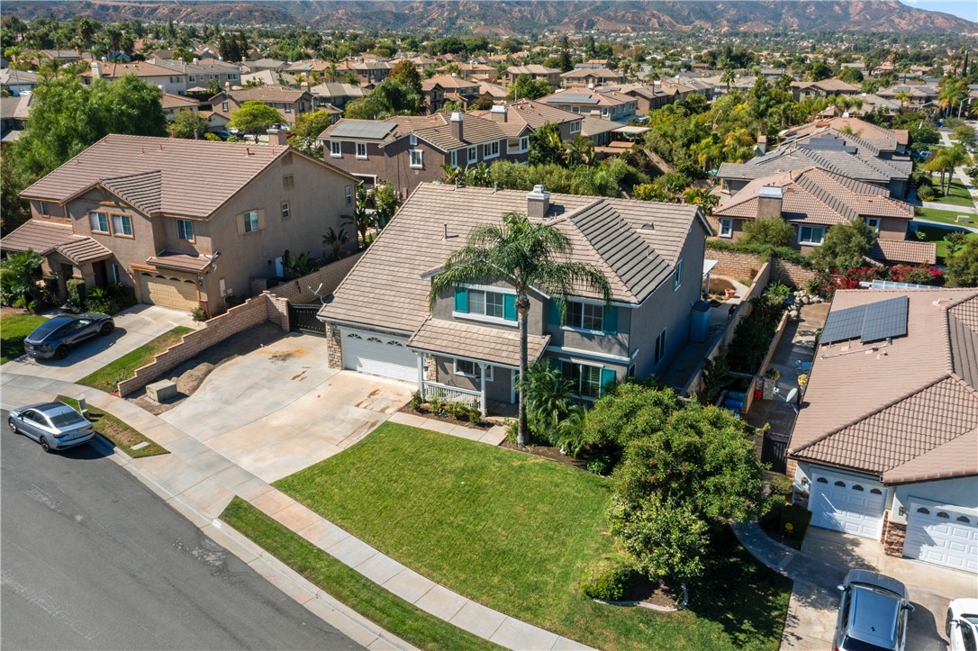 Detail Gallery Image 2 of 26 For 2476 Hannum Cir, Corona,  CA 92882 - 5 Beds | 3 Baths