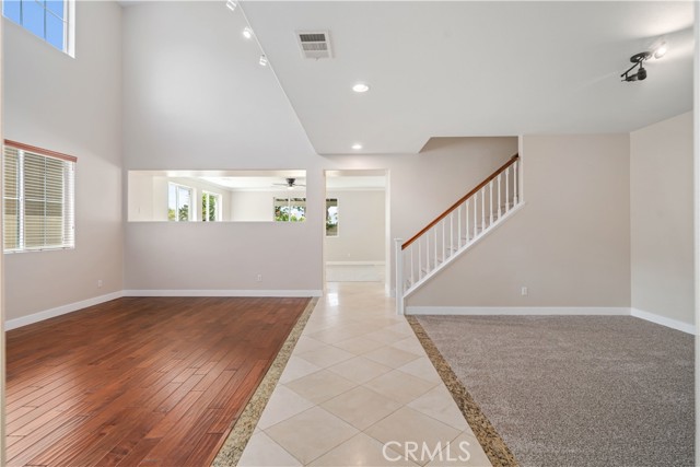 Detail Gallery Image 8 of 53 For 2207 Cork Oak St, Palmdale,  CA 93551 - 5 Beds | 4 Baths