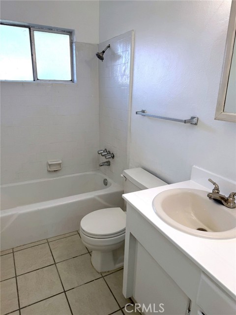 Detail Gallery Image 4 of 6 For 315 E 8th, Corona,  CA 92879 - 1 Beds | 1 Baths