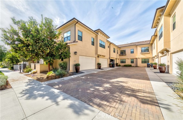 Detail Gallery Image 3 of 34 For 189 Follyhatch, Irvine,  CA 92618 - 3 Beds | 2 Baths