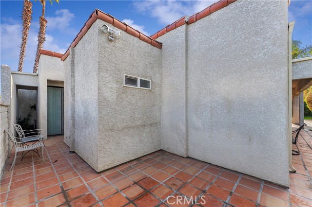 106 Estrella Street, Rancho Mirage CA: https://media.crmls.org/medias/2069bca4-af4d-42e5-83a8-011b48ffb1ca.jpg