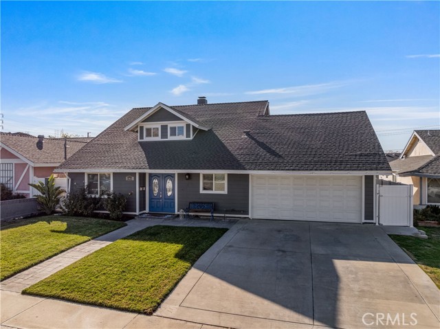 Detail Gallery Image 3 of 47 For 27933 Honeycomb Dr, Saugus,  CA 91350 - 4 Beds | 2/1 Baths