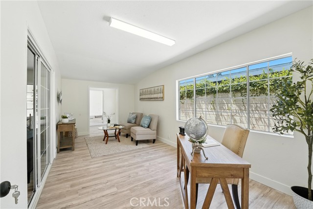 910 S Kenmore Street, Anaheim CA: https://media.crmls.org/medias/206a3176-5b0e-421a-a422-ce7903f054f8.jpg