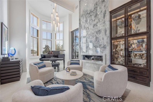 Detail Gallery Image 12 of 49 For 277 Crestview Ave, Camarillo,  CA 93010 - 5 Beds | 5/1 Baths