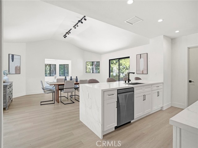 Detail Gallery Image 11 of 38 For 731 Calle Nogal, Thousand Oaks,  CA 91360 - 6 Beds | 3 Baths