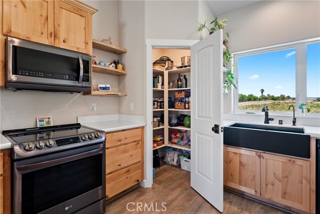 1875 Rancho Lomas Way, San Miguel CA: https://media.crmls.org/medias/206bdf49-5178-46b2-96bb-178c8e7674f2.jpg