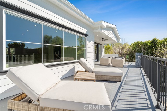 17528 Jayden Lane, Encino CA: https://media.crmls.org/medias/206d00cc-4166-4a08-8fcf-a16e1fc04f0e.jpg
