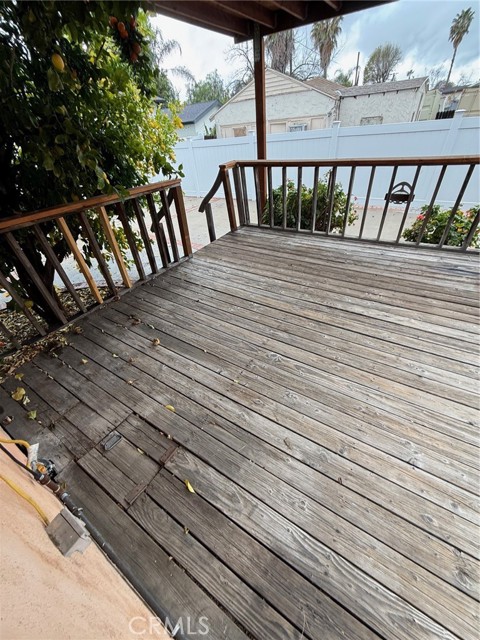 5437 Shoup Ave, Woodland Hills CA: https://media.crmls.org/medias/206d026a-b927-41f1-aa6e-c761789f0380.jpg