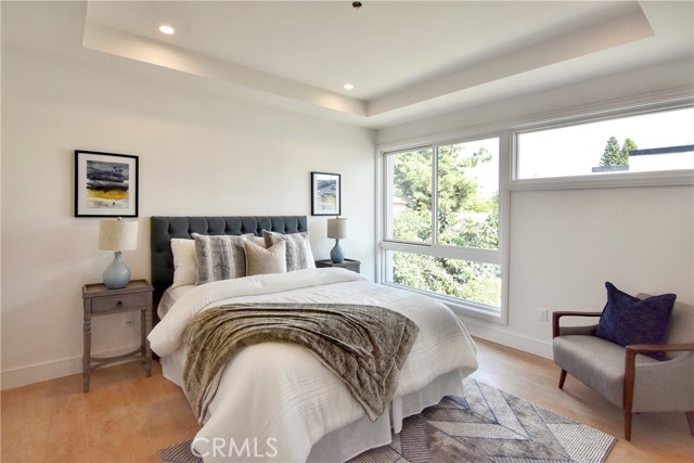 Detail Gallery Image 7 of 16 For 189 S Allen Ave #2,  Pasadena,  CA 91106 - 4 Beds | 3/1 Baths