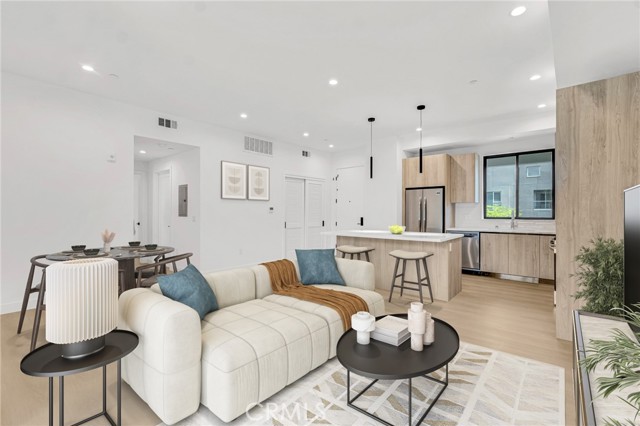 848 N. Hayworth, West Hollywood CA: https://media.crmls.org/medias/206d1f34-ff87-471c-921d-fe8df03e7f0a.jpg