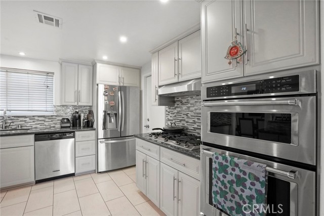 12446 Kenny Drive, Granada Hills CA: https://media.crmls.org/medias/206dc7d9-182b-4679-8190-30183afb60bb.jpg
