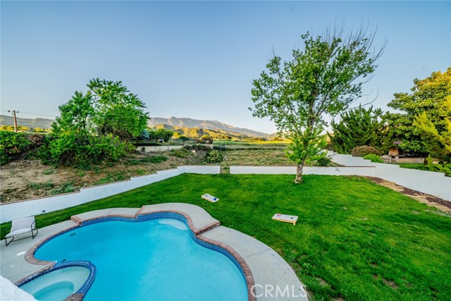 Detail Gallery Image 4 of 31 For 13627 Scenic Crest Dr, Yucaipa,  CA 92399 - 4 Beds | 2/1 Baths