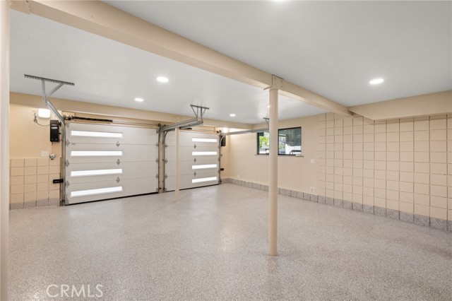 325 N Madison Avenue, Monrovia CA: https://media.crmls.org/medias/206e7123-f3c8-4aab-a6be-d9d55f59be4a.jpg