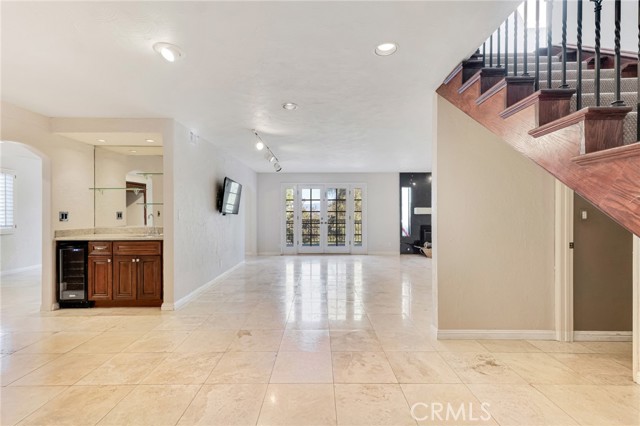 Detail Gallery Image 5 of 46 For 22781 Macfarlane Dr, Woodland Hills,  CA 91364 - 3 Beds | 3/1 Baths