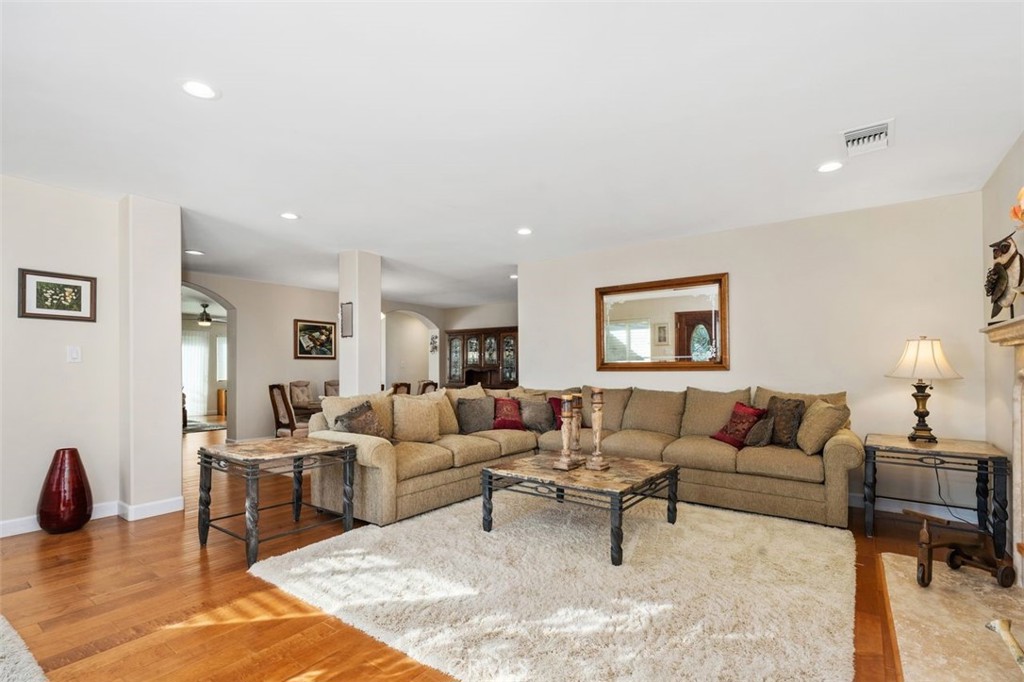 MLS #OC25259647 image #7