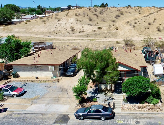 15464 3rd Street, Victorville CA: https://media.crmls.org/medias/206f50a5-450d-46ff-861b-7b2d64cdedbb.jpg
