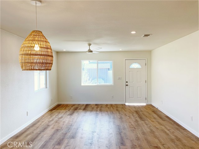 11835 Gale Ave, Hawthorne CA: https://media.crmls.org/medias/207056d9-83b2-498c-8d60-9d68ff994873.jpg
