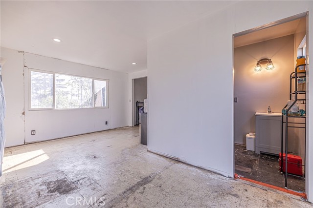 Detail Gallery Image 14 of 19 For 1201 S Grandee, Compton,  CA 90220 - 3 Beds | 2 Baths