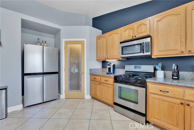 14665 Echo Lane, Helendale CA: https://media.crmls.org/medias/20725673-0aab-4f6d-854d-792b7e3f209d.jpg