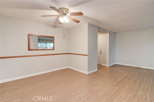 8777 Coral Springs Court, Huntington Beach CA: https://media.crmls.org/medias/2072e8f0-93c7-4212-b141-3885a3a71e38.jpg