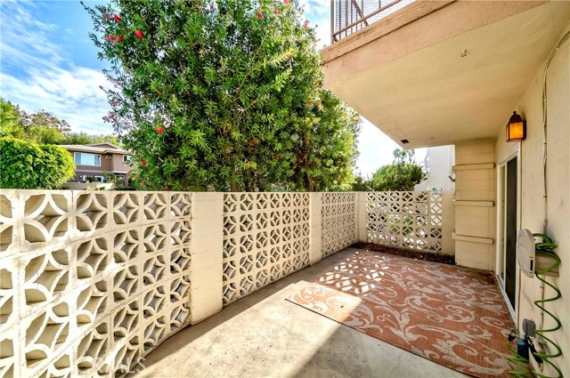Detail Gallery Image 3 of 26 For 1349 Shadow Ln #115,  Fullerton,  CA 92831 - 2 Beds | 2 Baths