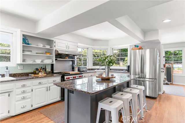 1733 Bayou Way, Seal Beach CA: https://media.crmls.org/medias/207388d6-b75e-440f-9ef6-96edde8c15a1.jpg