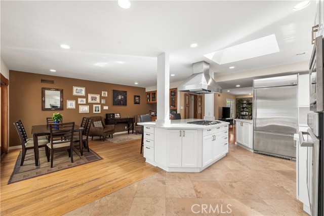 Detail Gallery Image 6 of 33 For 3629 Loadstone Dr, Sherman Oaks,  CA 91403 - 3 Beds | 2 Baths