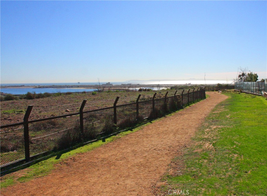 MLS #OC25103641 img 5