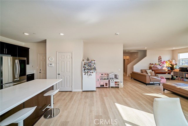 Detail Gallery Image 13 of 41 For 1202 Clipper Ln, Harbor City,  CA 90710 - 4 Beds | 3 Baths