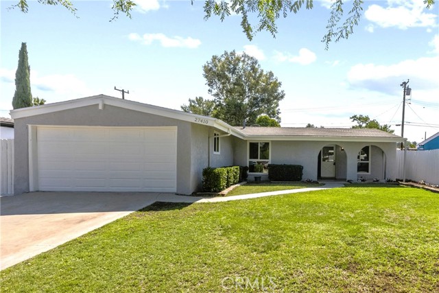 Detail Gallery Image 3 of 41 For 27410 Dewdrop Ave, Canyon Country,  CA 91351 - 3 Beds | 1/1 Baths