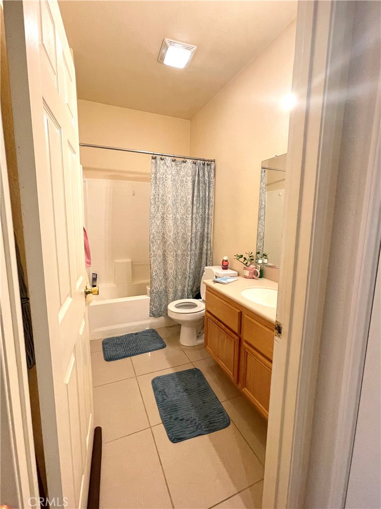 https://media.crmls.org/medias/207502b6-0706-42a3-bb04-8b6309e11c7e.jpg?preset=X-Large
