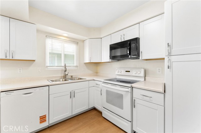 Detail Gallery Image 15 of 32 For 5932 Santa Barbara Ave #B,  Garden Grove,  CA 92845 - 2 Beds | 1 Baths