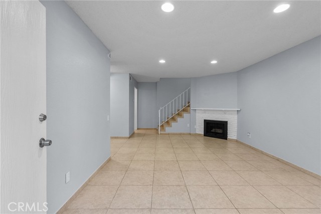 14265 Terra Bella St, Panorama City CA: https://media.crmls.org/medias/20763df3-34eb-4fc2-9c27-3481701b248c.jpg