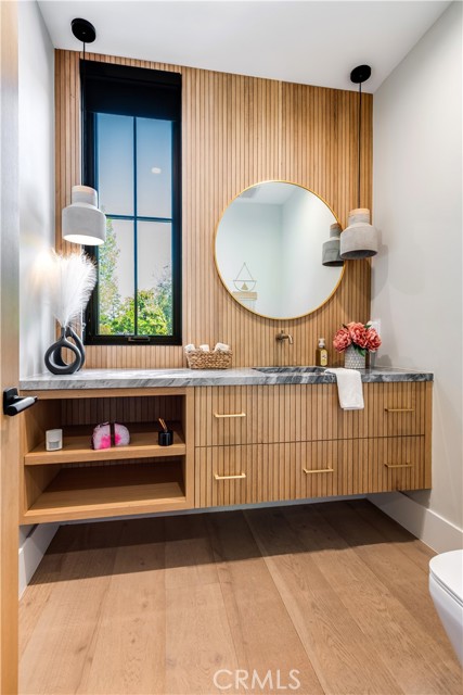 Detail Gallery Image 31 of 48 For 5517 Allott Ave, Sherman Oaks,  CA 91401 - 5 Beds | 6 Baths