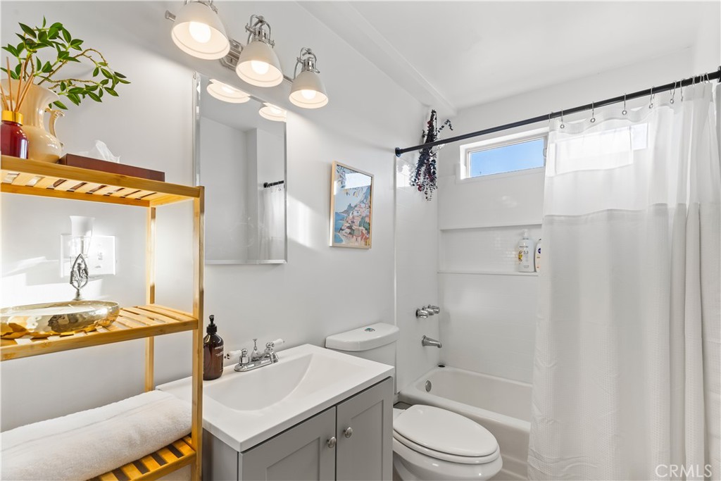 MLS #IV25262213 image #26