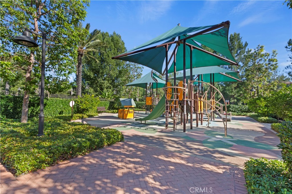 https://media.crmls.org/medias/20780ebf-d8e3-44b7-b2bc-db9b624c6095.jpg?preset=X-Large