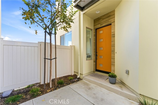 Detail Gallery Image 2 of 35 For 70 Ebb Tide, Newport Beach,  CA 92663 - 3 Beds | 3/1 Baths