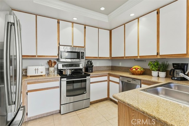 Detail Gallery Image 6 of 17 For 172 Gallery Way, Tustin,  CA 92782 - 2 Beds | 2/1 Baths