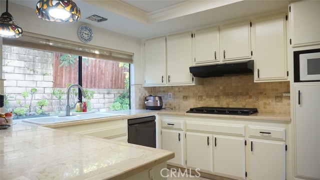 Detail Gallery Image 14 of 51 For 16220 Glencove, Hacienda Heights,  CA 91745 - 4 Beds | 3 Baths