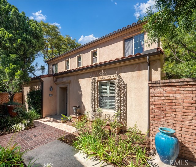 63 Splendor, Irvine CA: https://media.crmls.org/medias/207a7c8c-2fbf-439b-8e98-ad6ac7dbe1b0.jpg