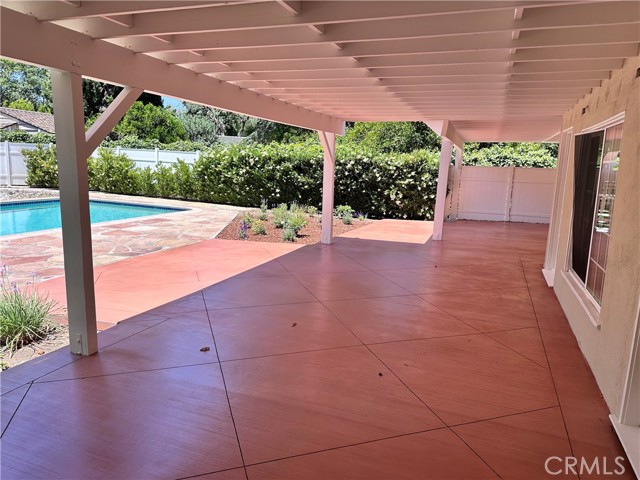 5369 Topeka Drive, Tarzana CA: https://media.crmls.org/medias/207a8a8c-4511-4dd5-9102-f4cb27bd0629.jpg