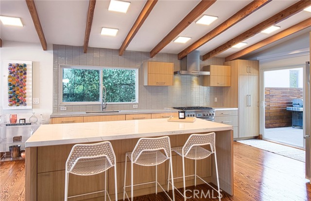 Detail Gallery Image 6 of 23 For 308 Poppy Ave, Corona Del Mar,  CA 92625 - 4 Beds | 3 Baths