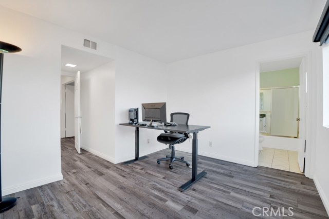 Detail Gallery Image 26 of 34 For 19431 Sherman Way #10,  Reseda,  CA 91335 - 2 Beds | 2/1 Baths
