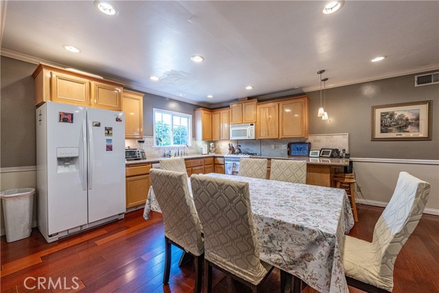 917 N Sanchez Street, Montebello CA: https://media.crmls.org/medias/207c7ec5-876c-4069-a81c-8c9e0626ccb0.jpg