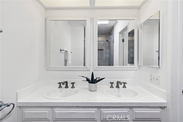 Detail Gallery Image 14 of 21 For 947 16th St #5,  Santa Monica,  CA 90403 - 2 Beds | 2 Baths