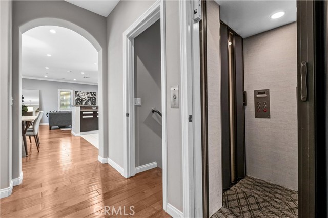 Detail Gallery Image 3 of 25 For 480 S Los Robles Ave #3,  Pasadena,  CA 91101 - 3 Beds | 3/1 Baths