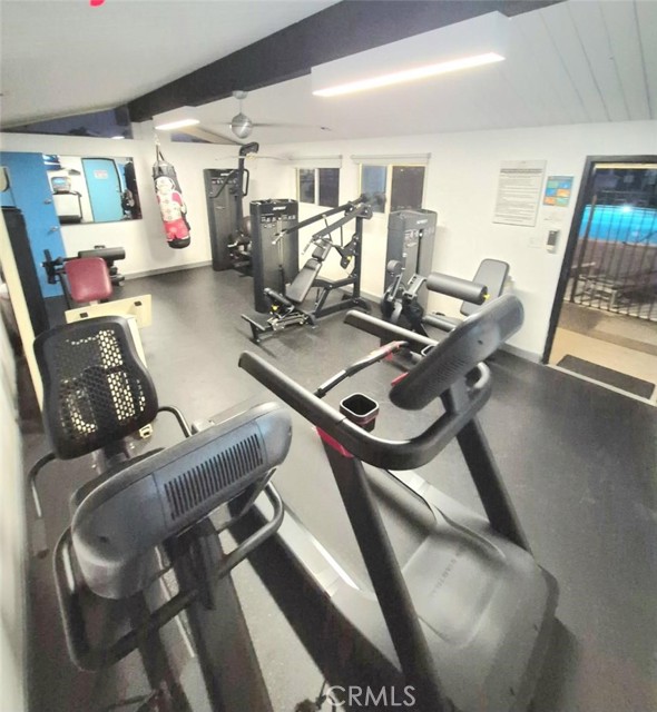21752 Pacific coast hwy., Huntington Beach CA: https://media.crmls.org/medias/207d9f1f-3450-4153-a6a8-0d06c08f6040.jpg