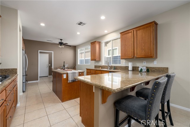 Detail Gallery Image 14 of 55 For 39358 Silver Oak Cir, Murrieta,  CA 92563 - 3 Beds | 2 Baths