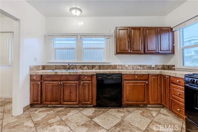 Detail Gallery Image 11 of 22 For 1025 W 12th, San Pedro,  CA 90731 - – Beds | – Baths